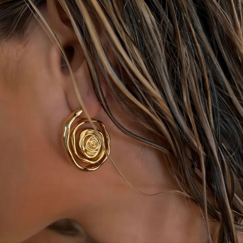 Exaggerated Design Spiral Stud Earrings